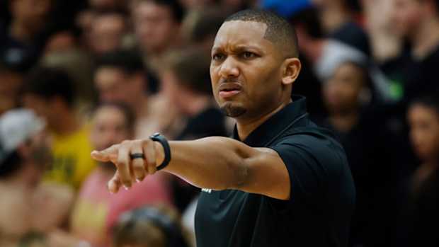 Jacksonville Dolphins head coach Jordan Mincy coaches during the first half of an ASUN Conference Men’s Basketball matchup Thursday, Feb. 2, 2023 at Jacksonville University’s Swisher Gymnasium in Jacksonville, Fla. The North Florida Ospreys defeated the Jacksonville Dolphins 76-63. [Corey Perrine/Florida Times-Union]